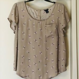 Torrid button back blouse blouse